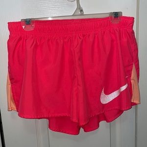 NIKE pink shorts L